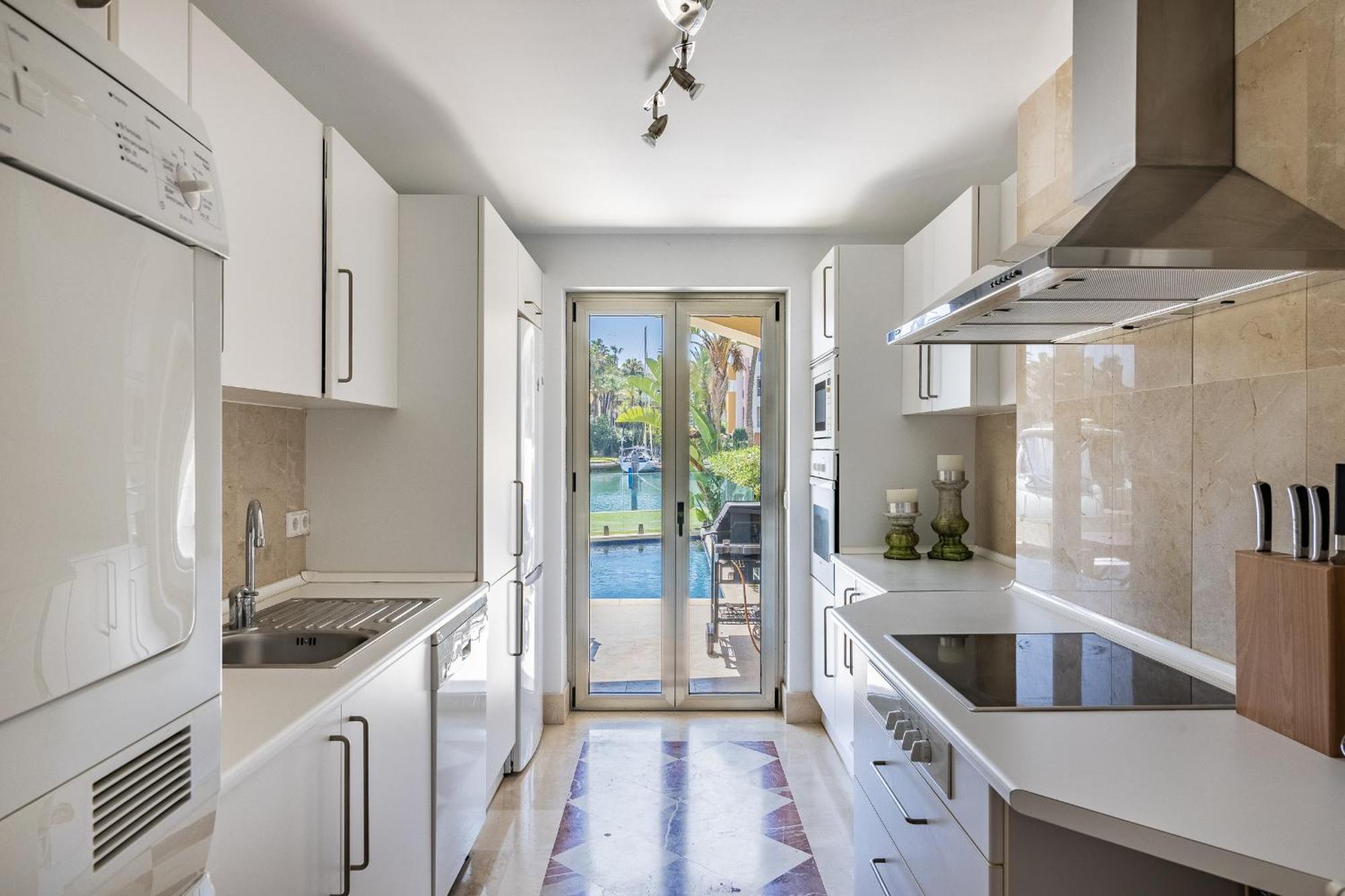 Waterside Apartment In Sotogrande Marina With Private Pool San Roque  Extérieur photo